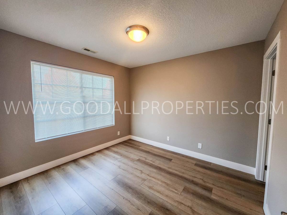 House for rent at 425 SE Waco Place, Waukee, IA 50263