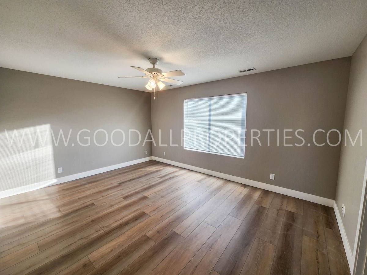 House for rent at 425 SE Waco Place, Waukee, IA 50263