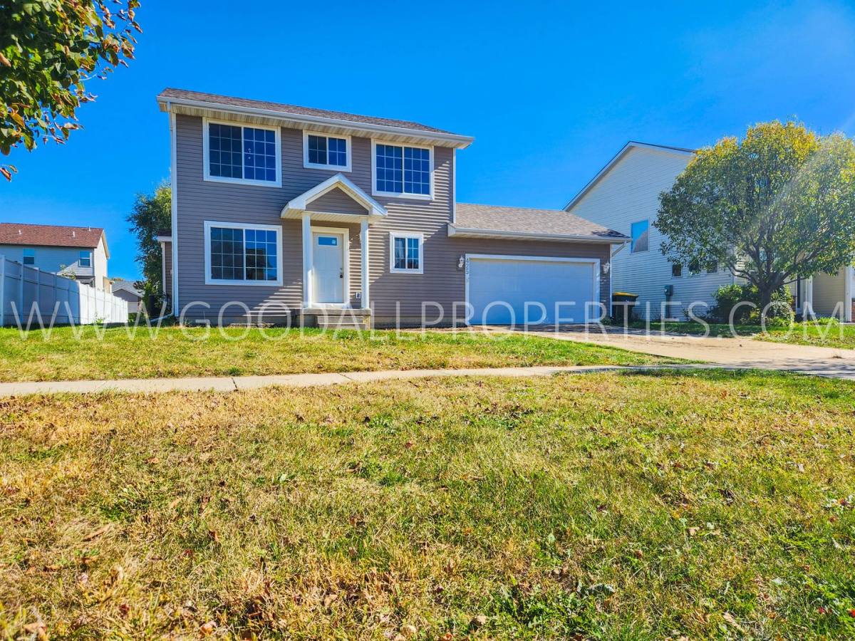 House for rent at 425 SE Waco Place, Waukee, IA 50263