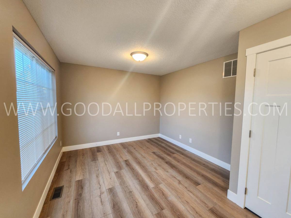 House for rent at 425 SE Waco Place, Waukee, IA 50263