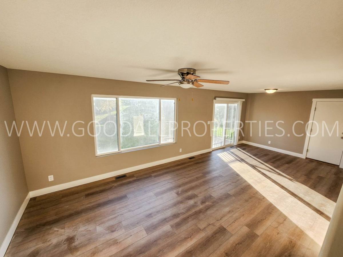 House for rent at 425 SE Waco Place, Waukee, IA 50263