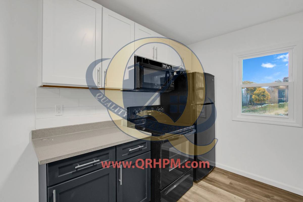 Apartment for rent at 352 Bradley Ave, Flint, MI 48503