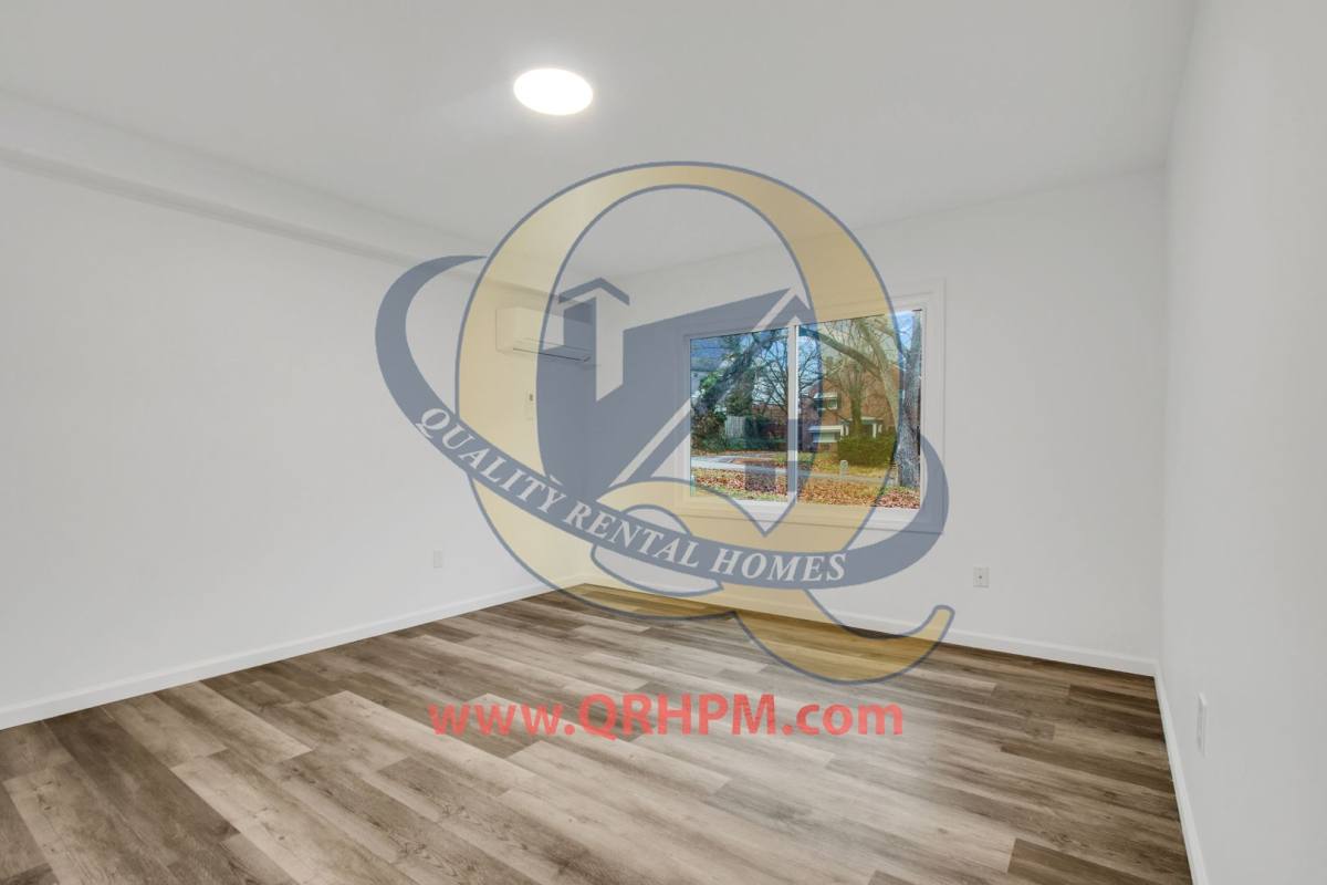Apartment for rent at 352 Bradley Ave, Flint, MI 48503