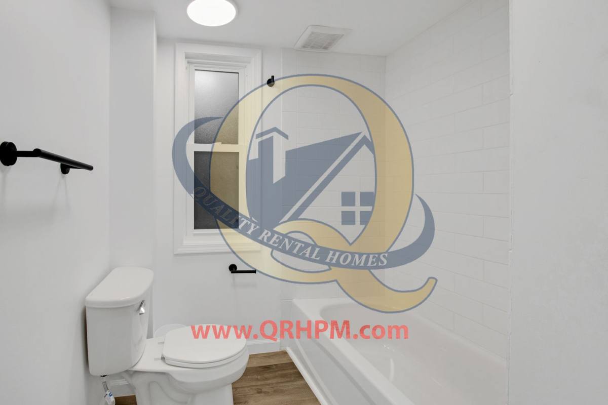 Apartment for rent at 352 Bradley Ave, Flint, MI 48503