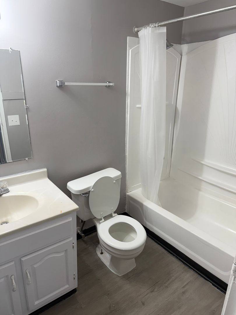 Apartment for rent at 3054 W Madison St #101, Chicago, IL 60612