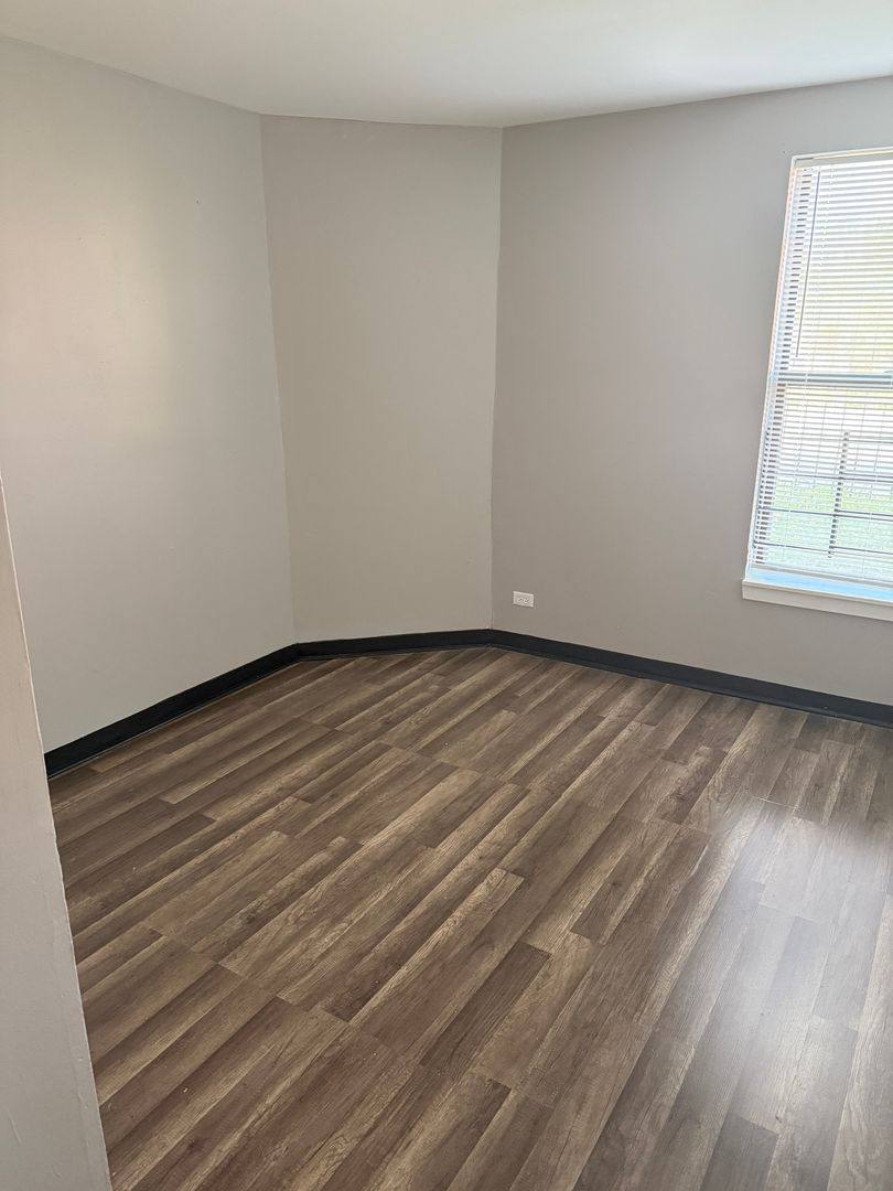 Apartment for rent at 3054 W Madison St #101, Chicago, IL 60612