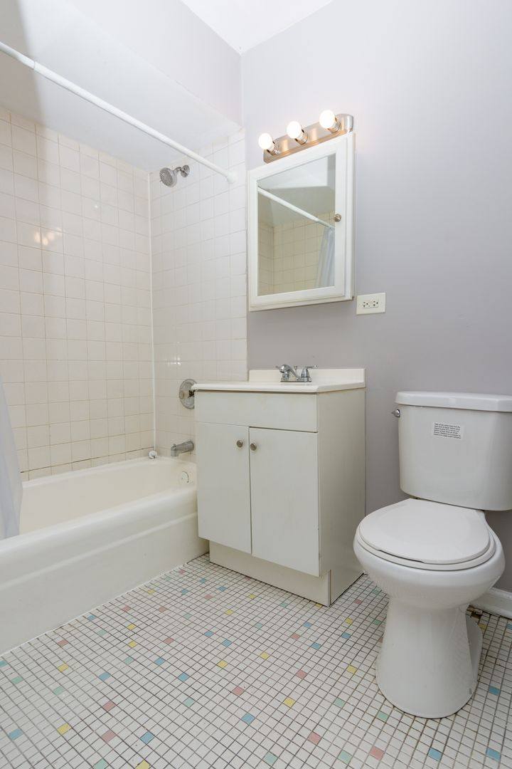 Apartment for rent at 8213 S Exchange Ave #3, Chicago, IL 60617