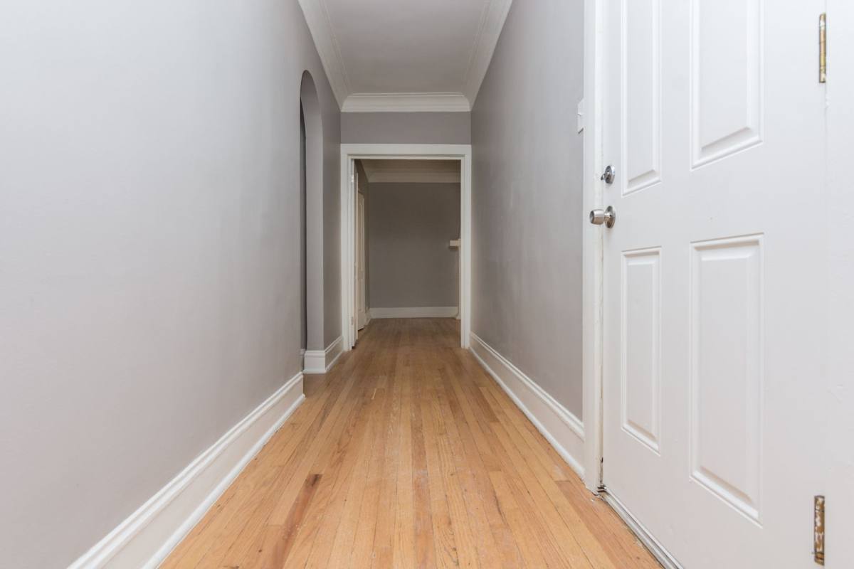 Apartment for rent at 7620 S Phillips Ave #1B, Chicago, IL 60649