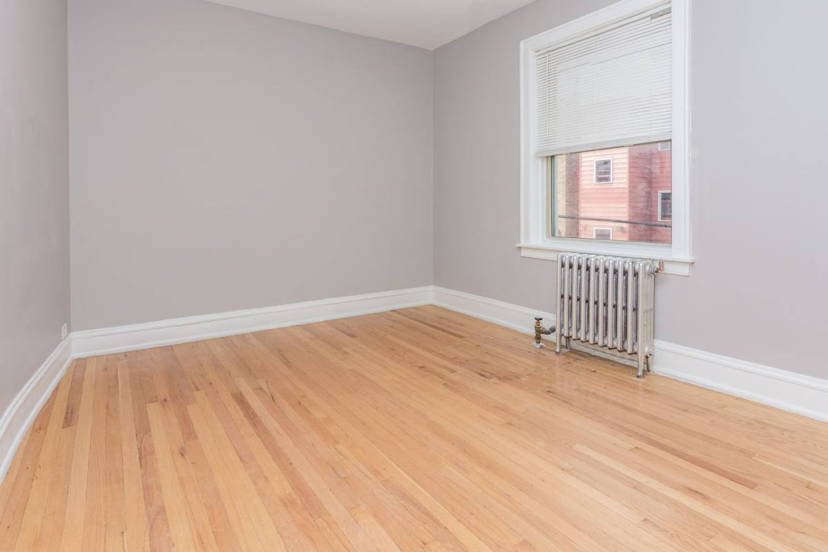 Apartment for rent at 7620 S Phillips Ave #1B, Chicago, IL 60649