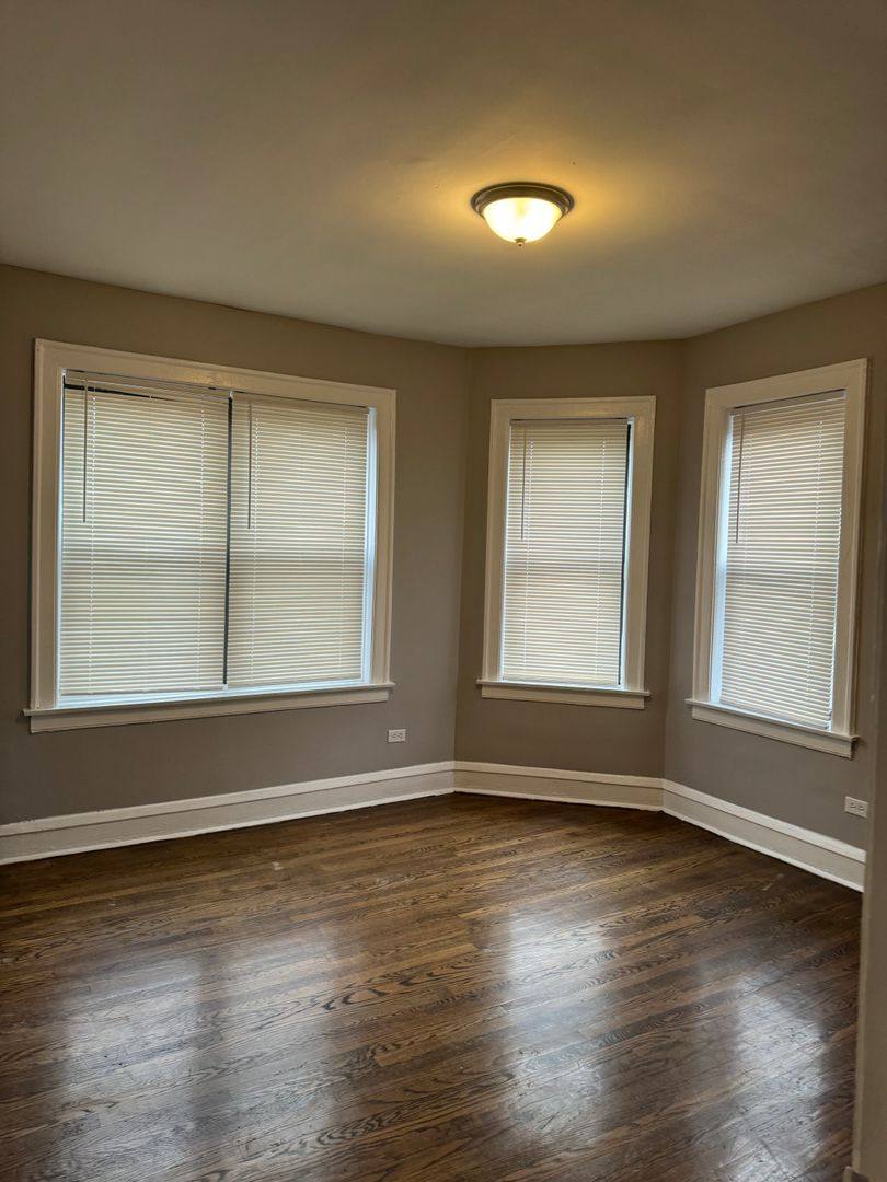 Apartment for rent at 7646 S Ingleside Ave #3B, Chicago, IL 60619