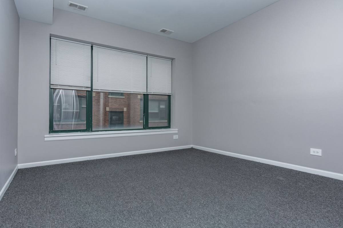 Apartment for rent at 6137 S Indiana Ave #G, Chicago, IL 60637
