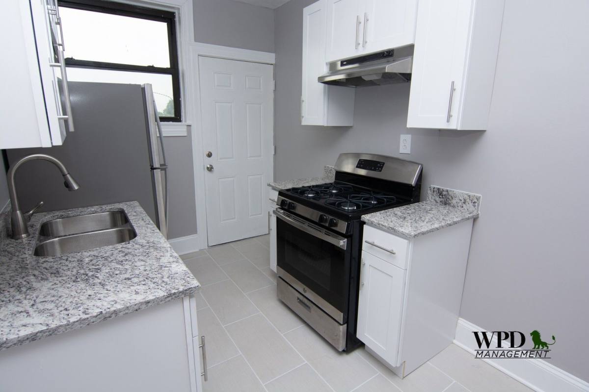 Apartment for rent at 1307 W 82nd St #3, Chicago, IL 60620
