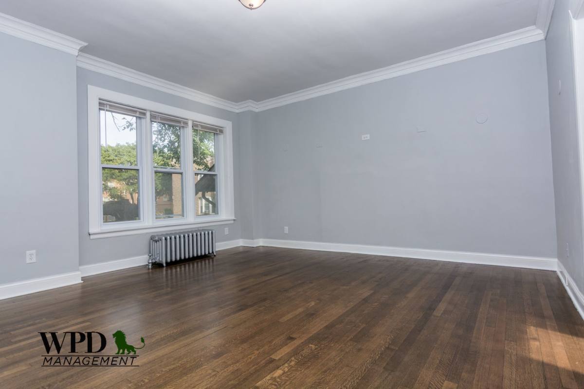 Apartment for rent at 7637 S Colfax #3A, Chicago, IL 60649