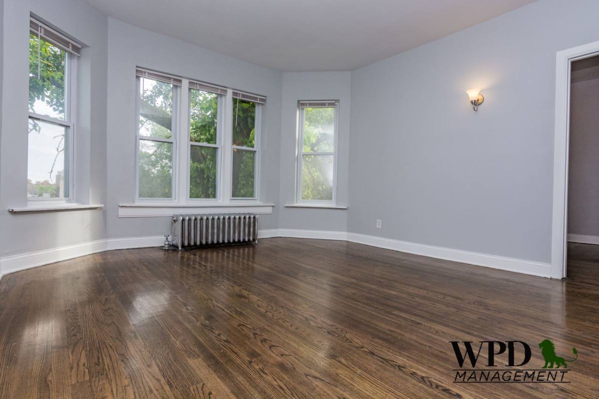 Apartment for rent at 7637 S Colfax #3A, Chicago, IL 60649