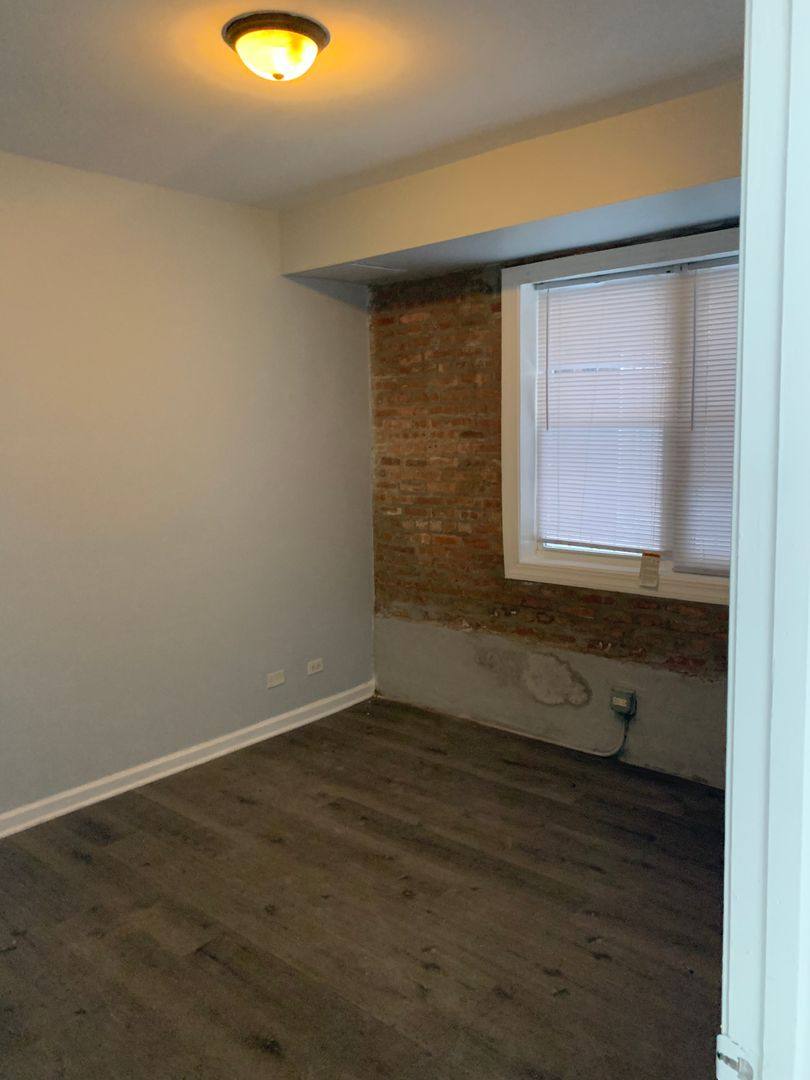 Apartment for rent at 2452 E 78th St, Chicago, IL 60649