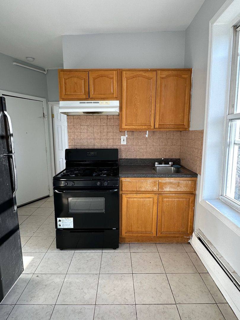 Apartment for rent at 810 W St, Union City, NJ 07087