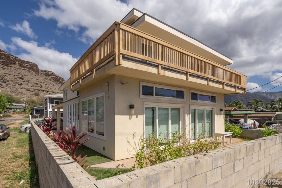 House for rent at 87-1450 Farrington Highway C Upstairs, Waianae, HI 96792