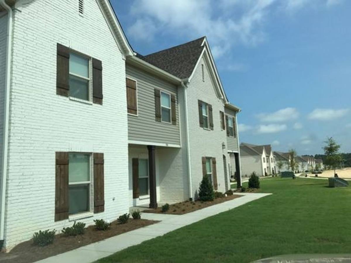 Townhouse for rent at 500 Fifer Circle, Oxford, MS 38655