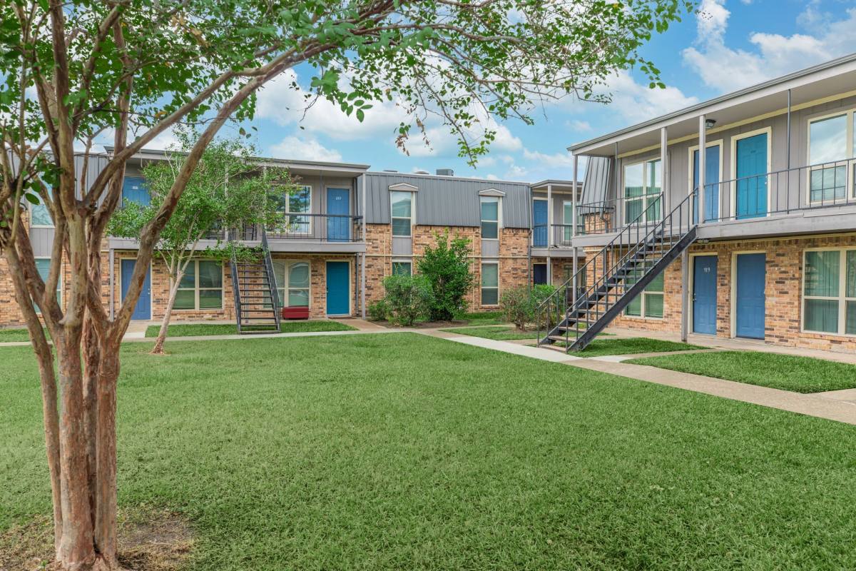 Apartment for rent at 670 Maxey Rd, Houston, TX 77013