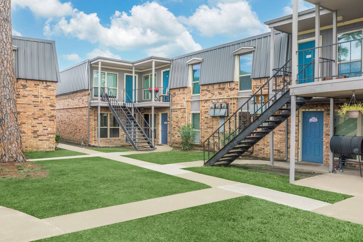 Apartment for rent at 670 Maxey Rd, Houston, TX 77013