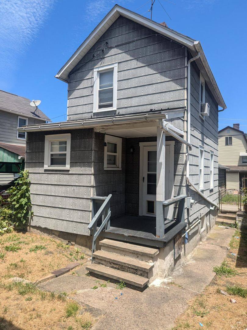 Apartment for rent at 908 Fallowfield Ave, Charleroi, PA 15022