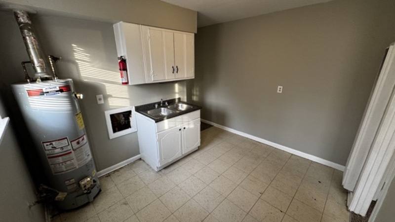 Apartment for rent at 832 Whitford Place, Memphis, TN 38106