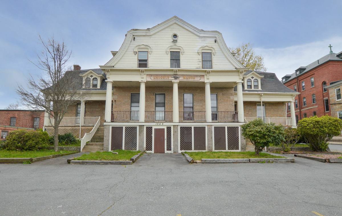 Townhouse for rent at 1049 Pleasant St #6, New Bedford, MA 02740