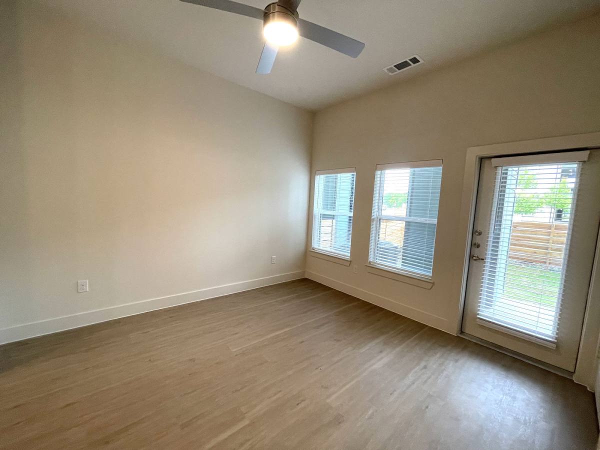 Apartment for rent at 1350 W Taylor St #5221, Sherman, TX 75092
