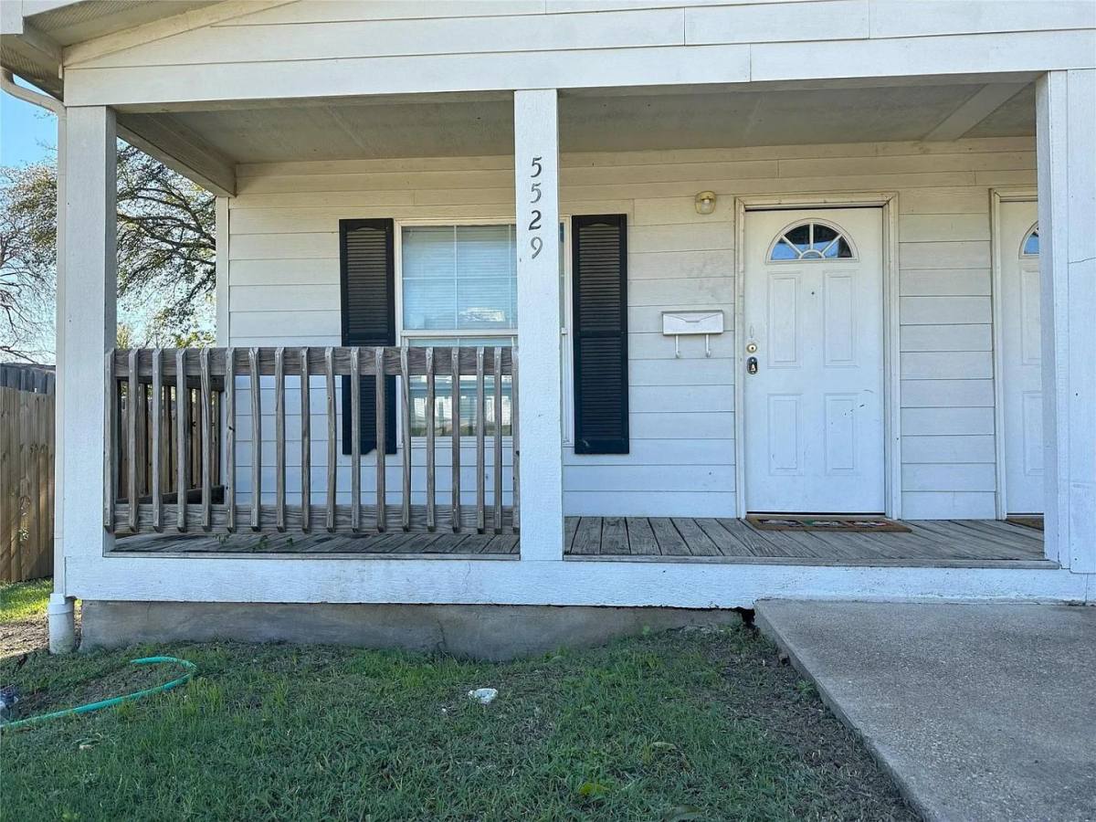 Apartment for rent at 5529 Mesa Circle, Dallas, TX 75235