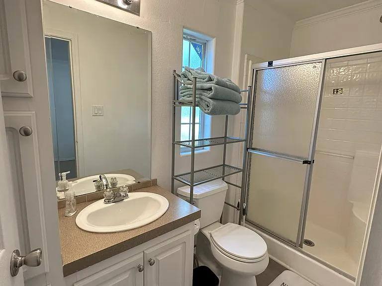 Apartment for rent at 5529 Mesa Circle, Dallas, TX 75235