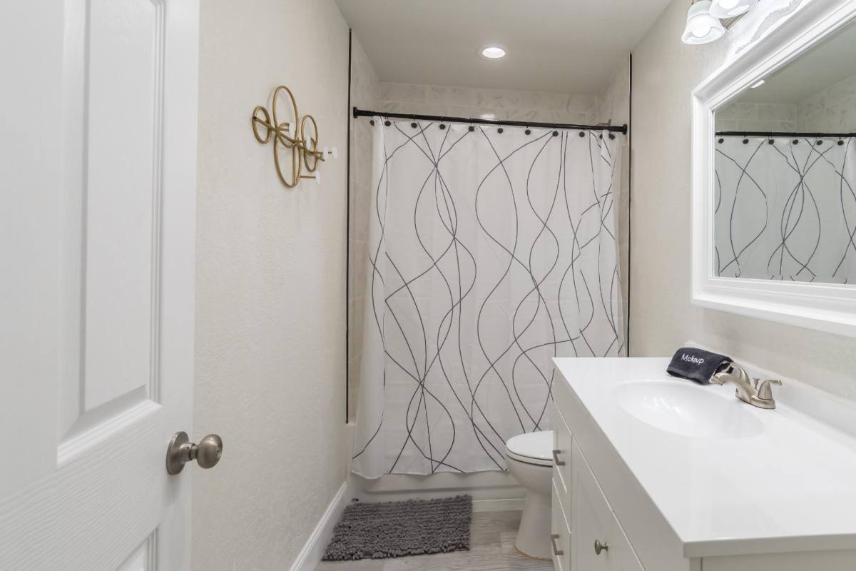 House for rent at 1570 S Ridgewood Ave, Deland, FL 32720