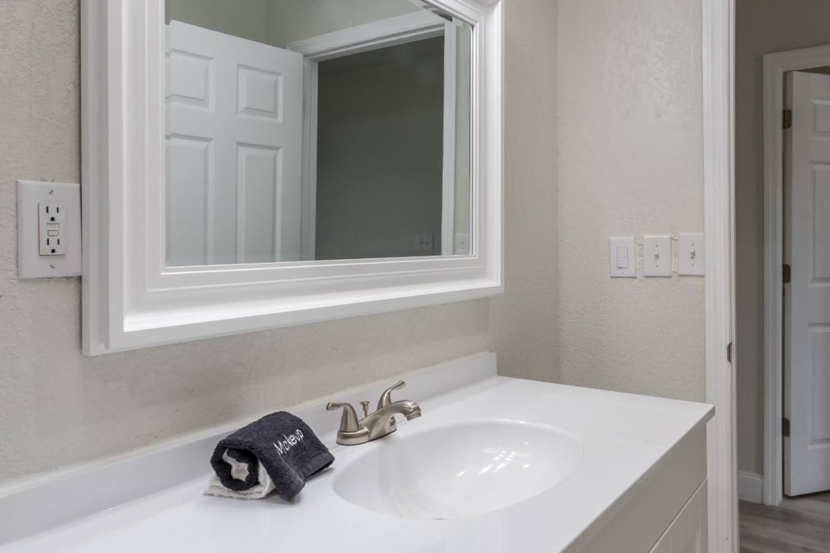 House for rent at 1570 S Ridgewood Ave, Deland, FL 32720