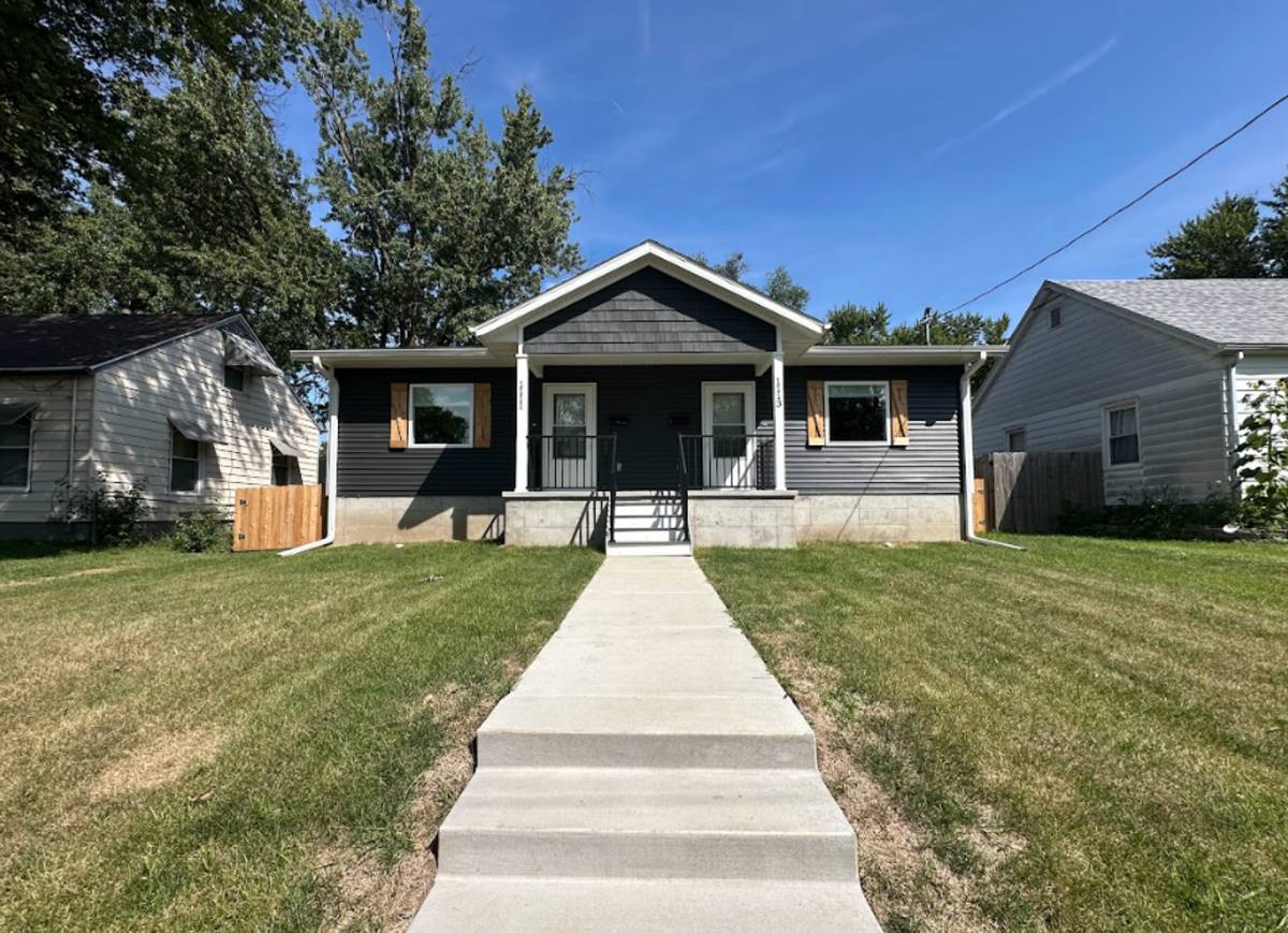 Townhouse for rent at 1111 S Ohio Ave, Davenport, IA 52802