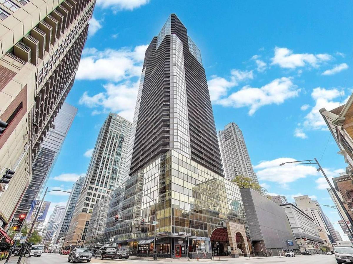 Apartment for rent at 10 E Ontario St, Chicago, IL 60611