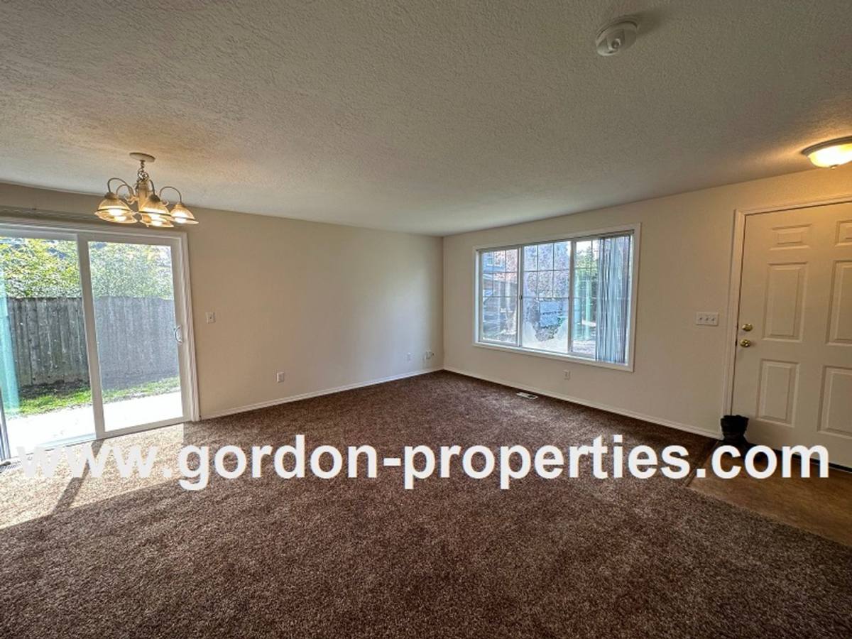 Townhouse for rent at 5254 SE 73rd Ave, Portland, OR 97206