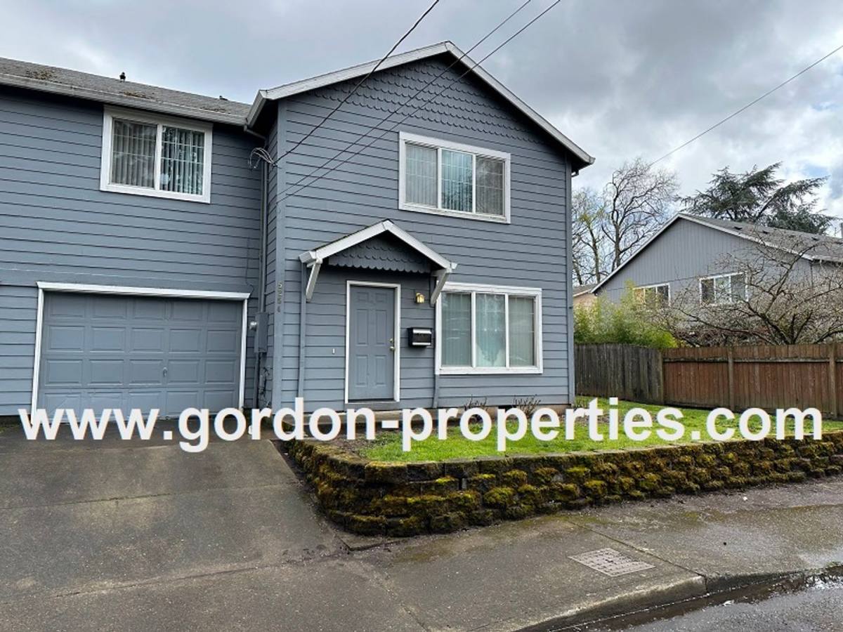 Townhouse for rent at 5254 SE 73rd Ave, Portland, OR 97206