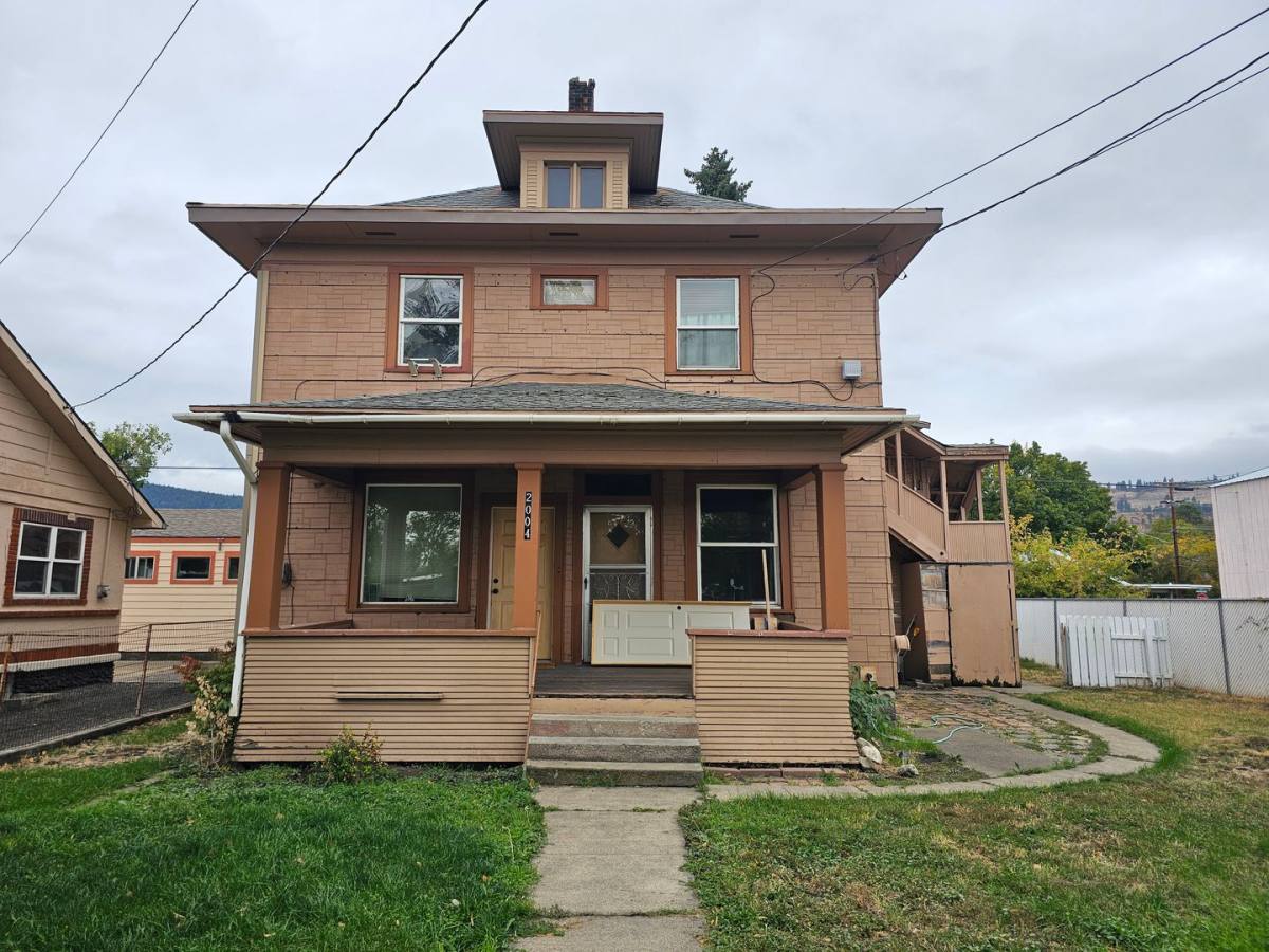 Apartment for rent at 2004 Adams Ave, La Grande, OR 97850