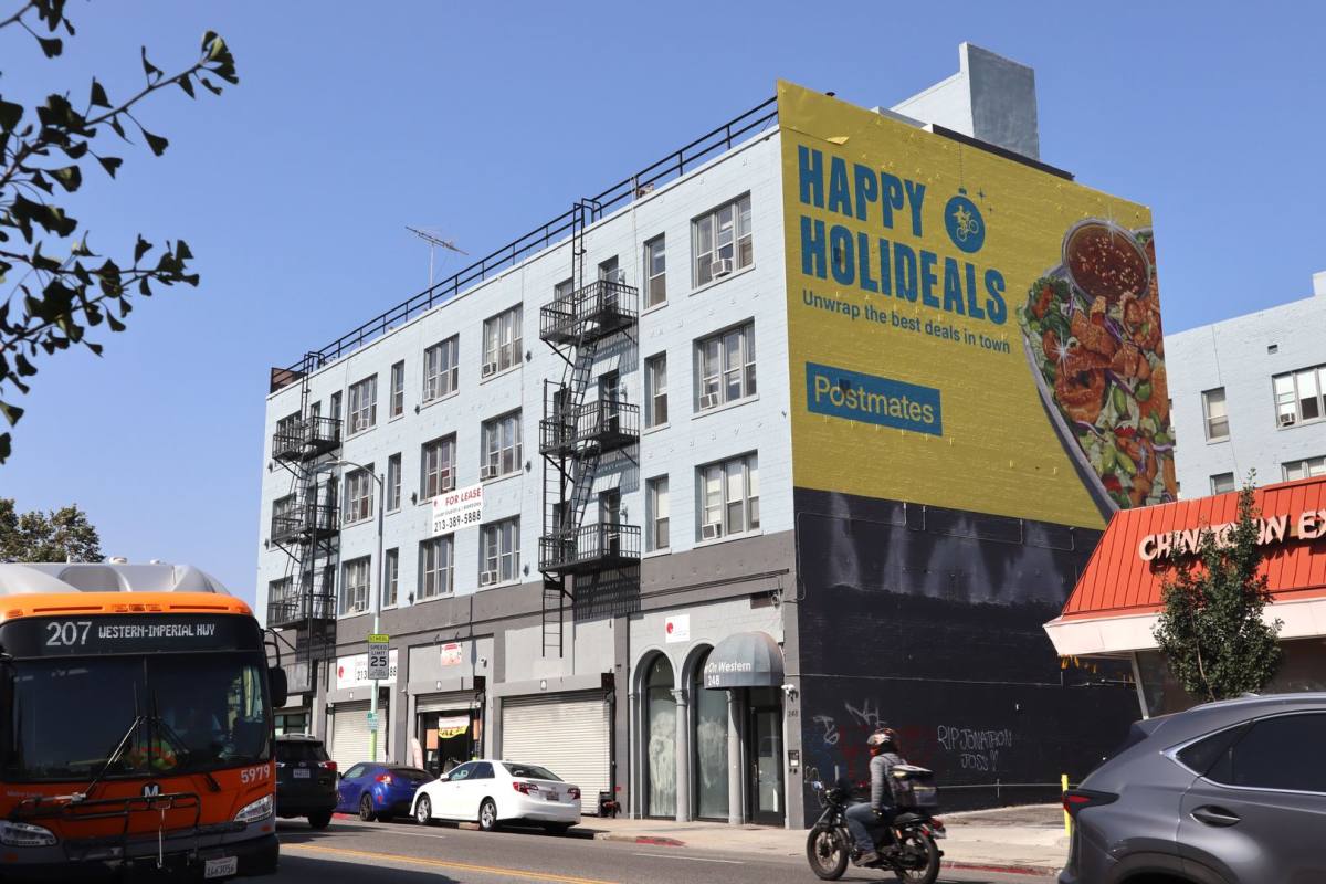 Apartment for rent at 248 S Western Ave, Los Angeles, CA 90004