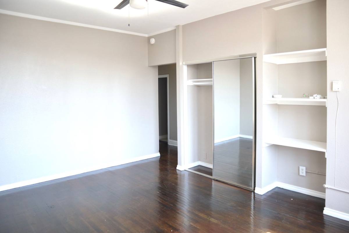 Apartment for rent at 248 S Western Ave, Los Angeles, CA 90004