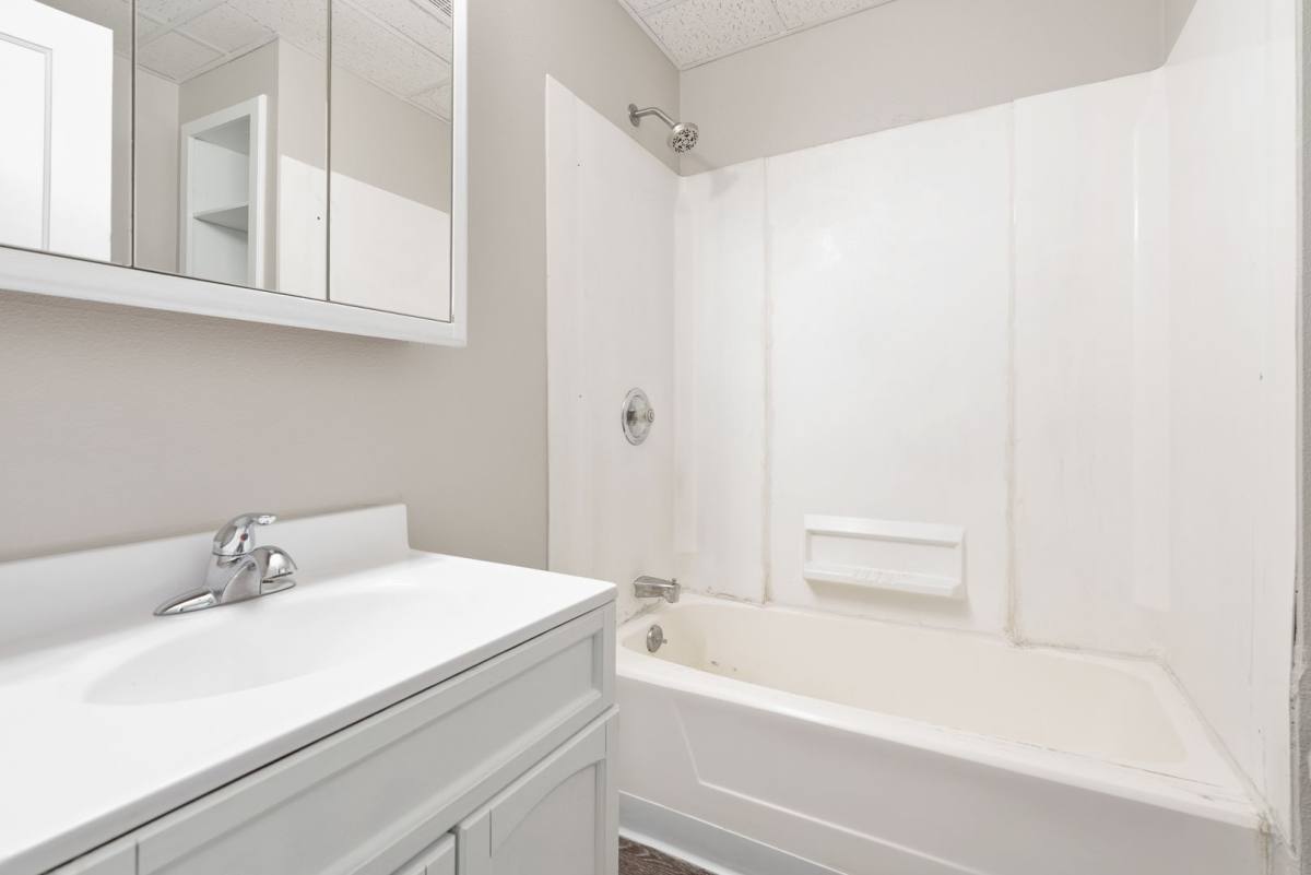 Apartment for rent at 2022 1 2 College St, Cedar Falls, IA 50613