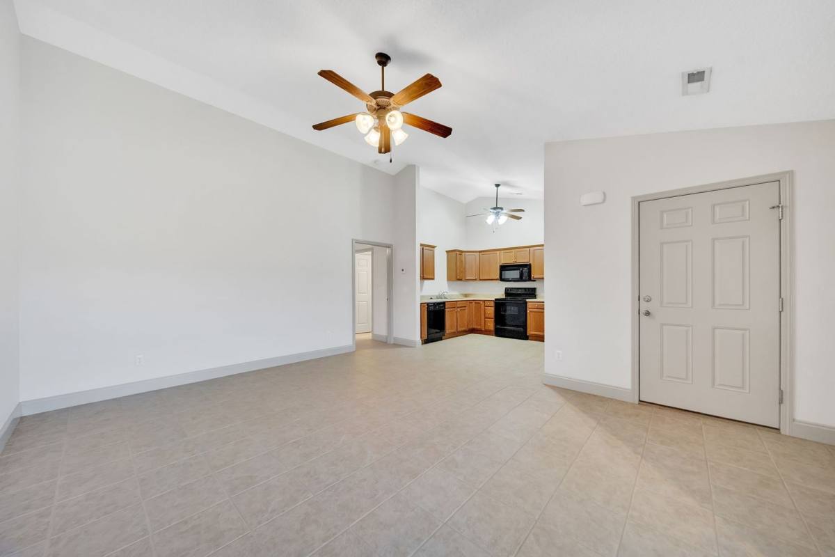 Townhouse for rent at 2083 - 2450 Suncrest Village Lane, Johnson City, TN 37615