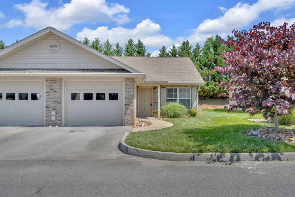 Townhouse for rent at 2083 - 2450 Suncrest Village Lane, Johnson City, TN 37615