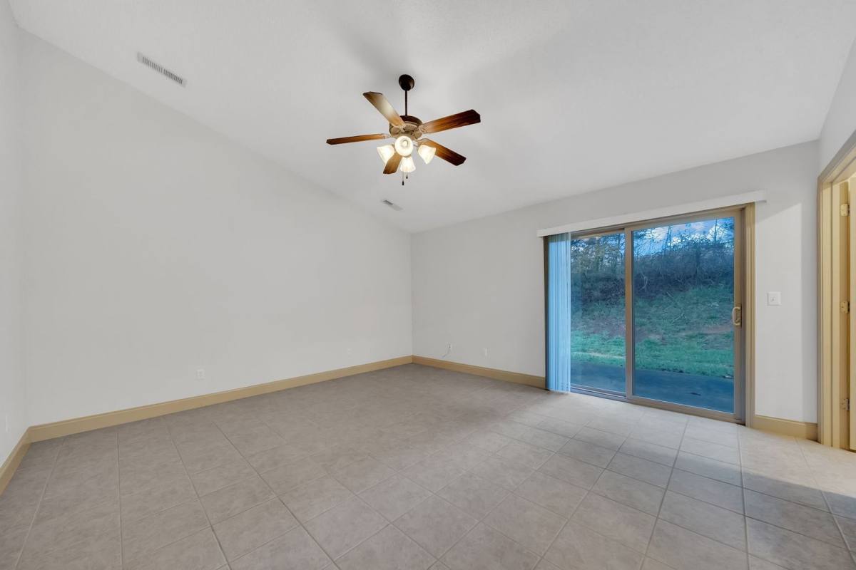 Townhouse for rent at 2083 - 2450 Suncrest Village Lane, Johnson City, TN 37615