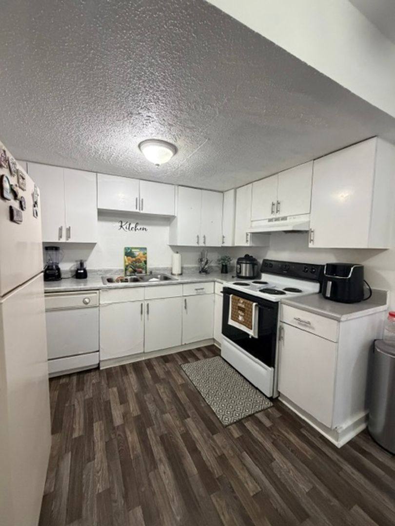 3427 SW 28th Terrace, Gainesville, FL 32608 - Townhouse for Rent