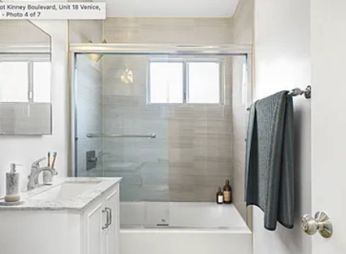 Apartment for rent at 2727-2741 Abbot Kinney Blvd, Venice, CA 90291