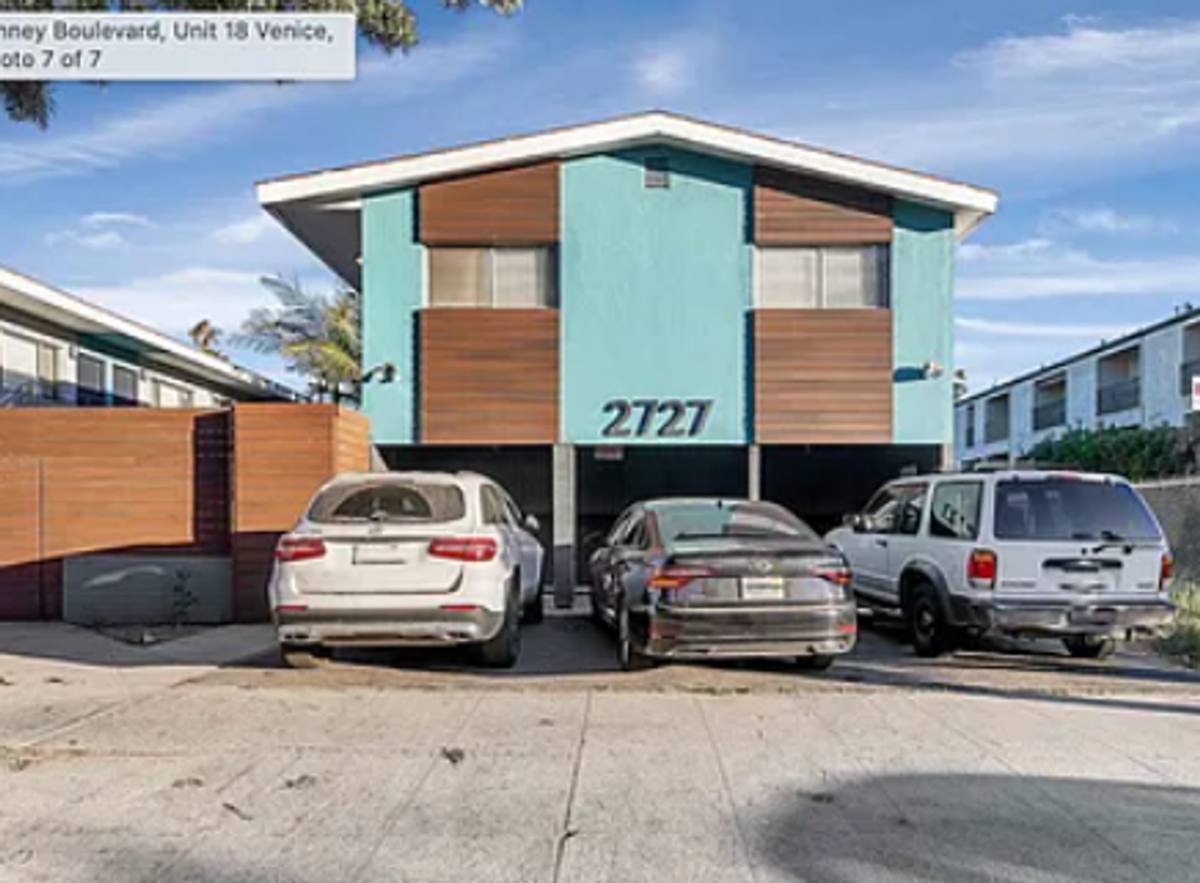 Apartment for rent at 2727-2741 Abbot Kinney Blvd, Venice, CA 90291