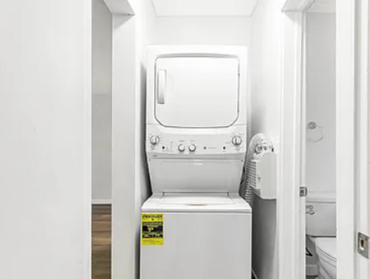 Apartment for rent at 2727-2741 Abbot Kinney Blvd, Venice, CA 90291
