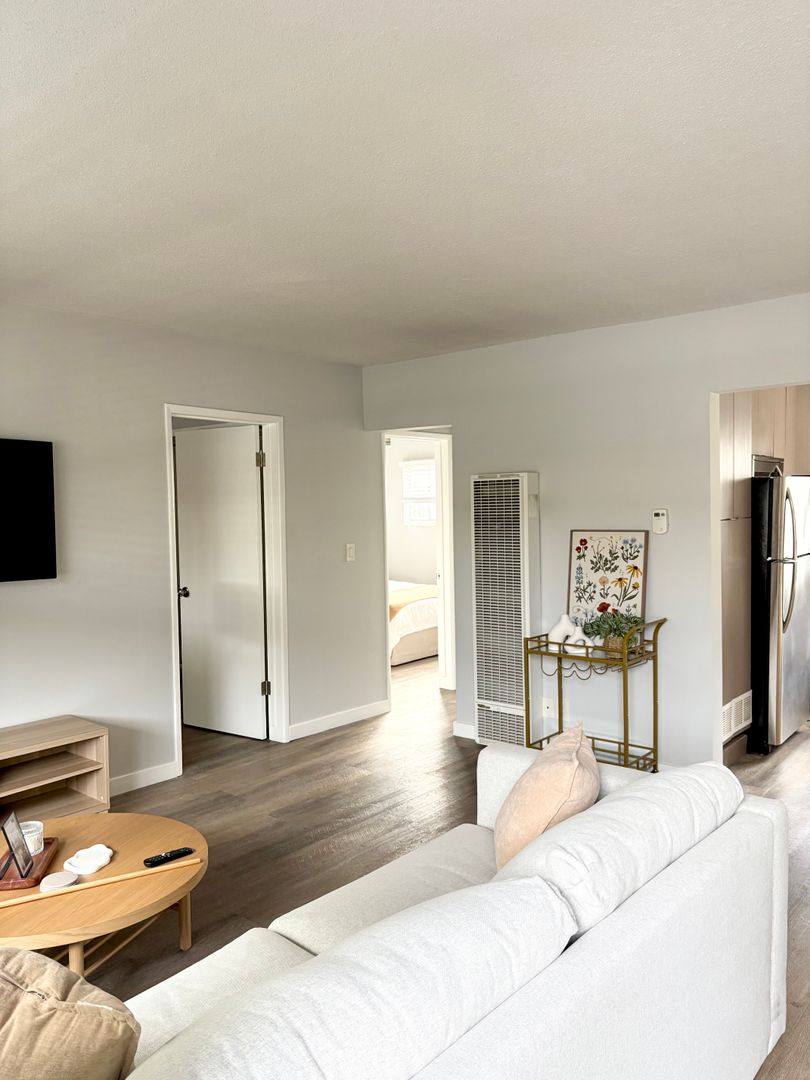 Apartment for rent at 2727-2741 Abbot Kinney Blvd, Venice, CA 90291