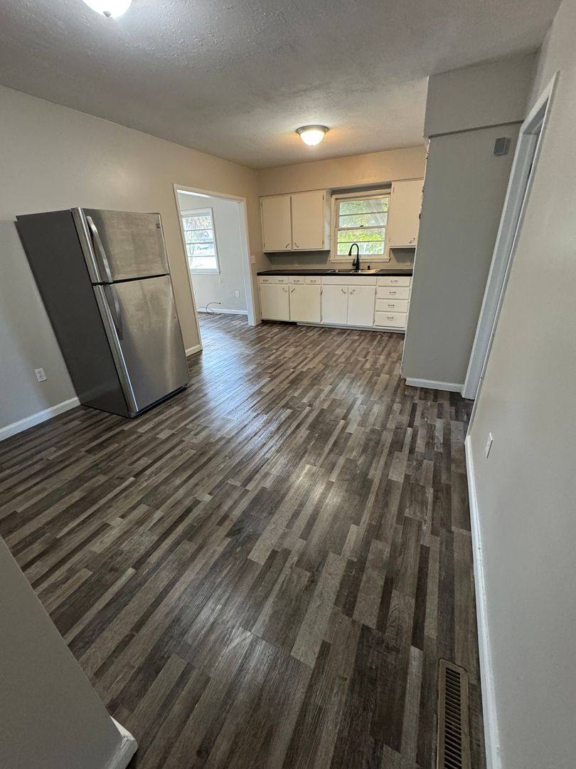 Apartment for rent at 809 Shadow Rock Dr, Forsyth, MO 65653