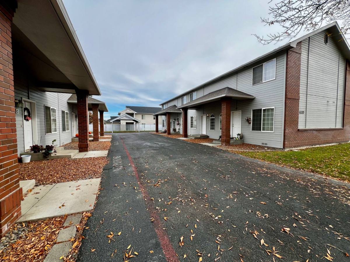 Townhouse for rent at 1227 S 75th Ave, Yakima, WA 98908